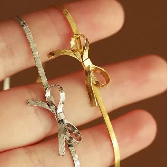 14K Gold filled Bow Necklace - Picture 5 of 6